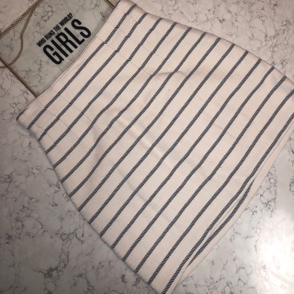 H&M fitted textured mini skirt